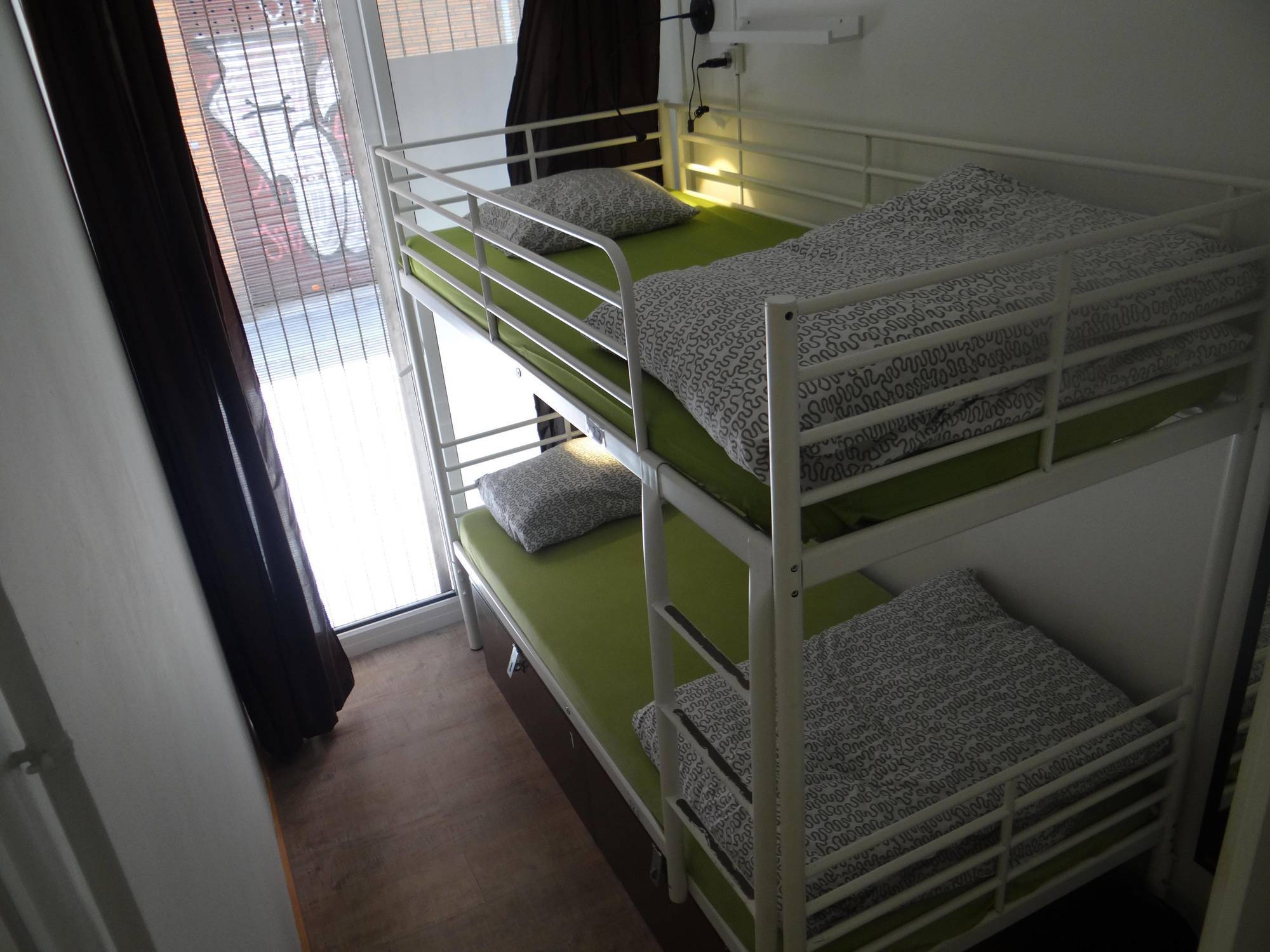 Gracia City Hostel Barcelona Exterior foto A bunk bed